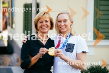Najstarejša in najmlajša. Slovenska prva zlata olimpijska medalja - Alenka Cuderman, rokomet, Los Angeles, 1984 in zadnja zlata Janja Garnbret, športno plezanje Tokio 2020 (2021)